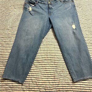 Old Navy O.G. Straight Medium Light Worn Cutoff -hemmed Leg Jeans.